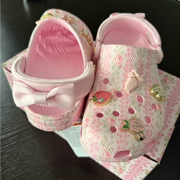 CROCS Shoes - NWT 🎀 LoveShackFancy 🎀 x Crocs Pink Classic Clog size 8
